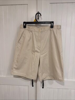 L.L. Bean Women's Cream, 100% cotton, original fit, Bermuda Shorts size 14